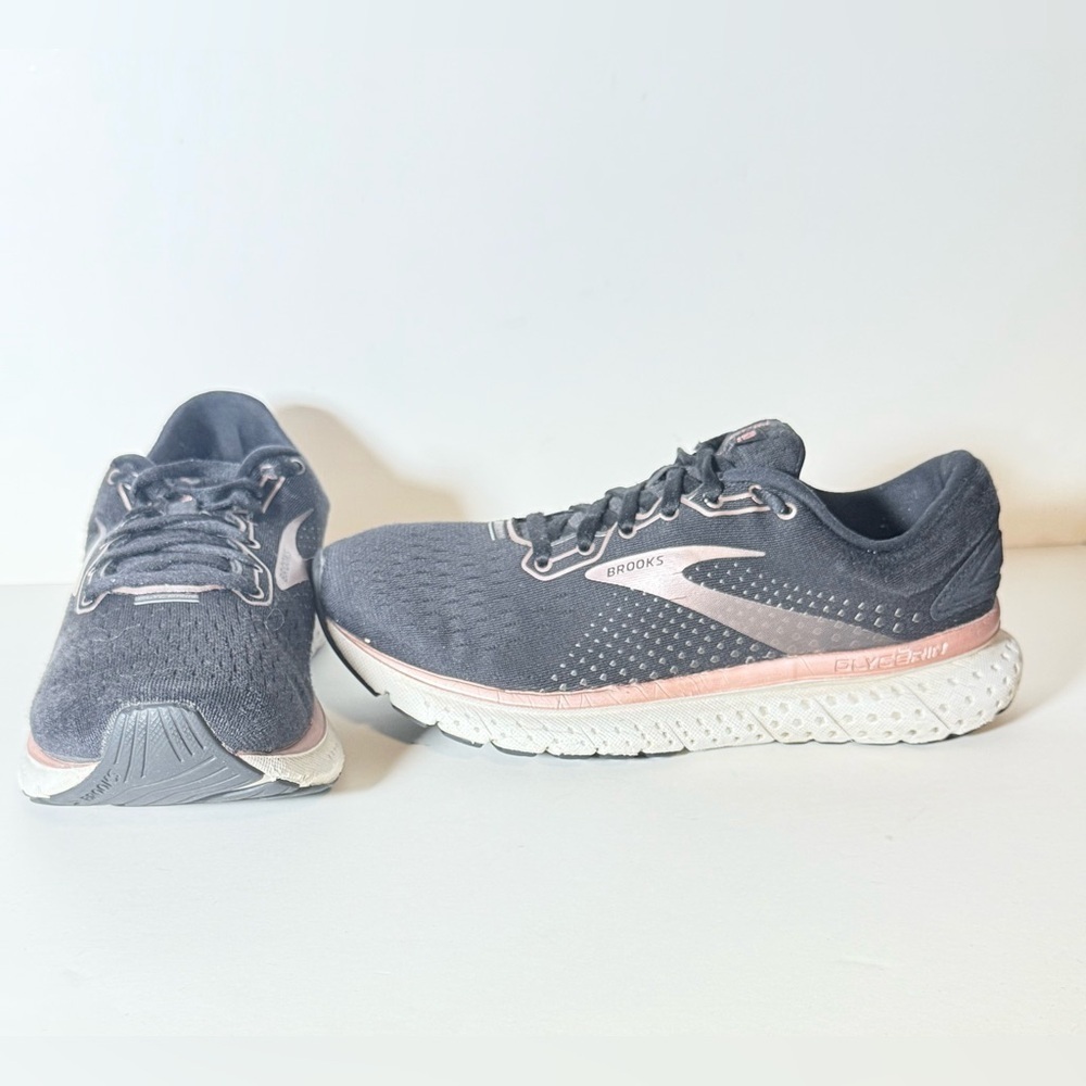 Brooks Women's Black and Blush Athletic Shoes Size 7.5